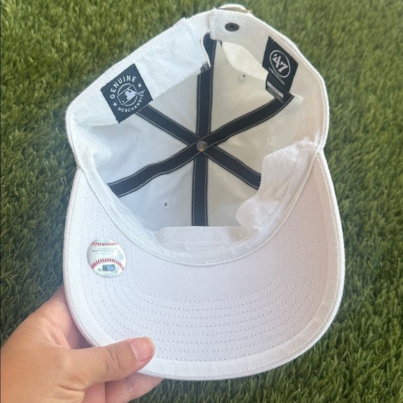 47 White San Diego Padres SD Padres Women’s adjustable hat MLB - Picture 4 of 6